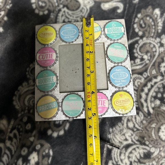 Adorable bottle cap small picture frame.  Pet/smoke free home. - Picture 4 of 7